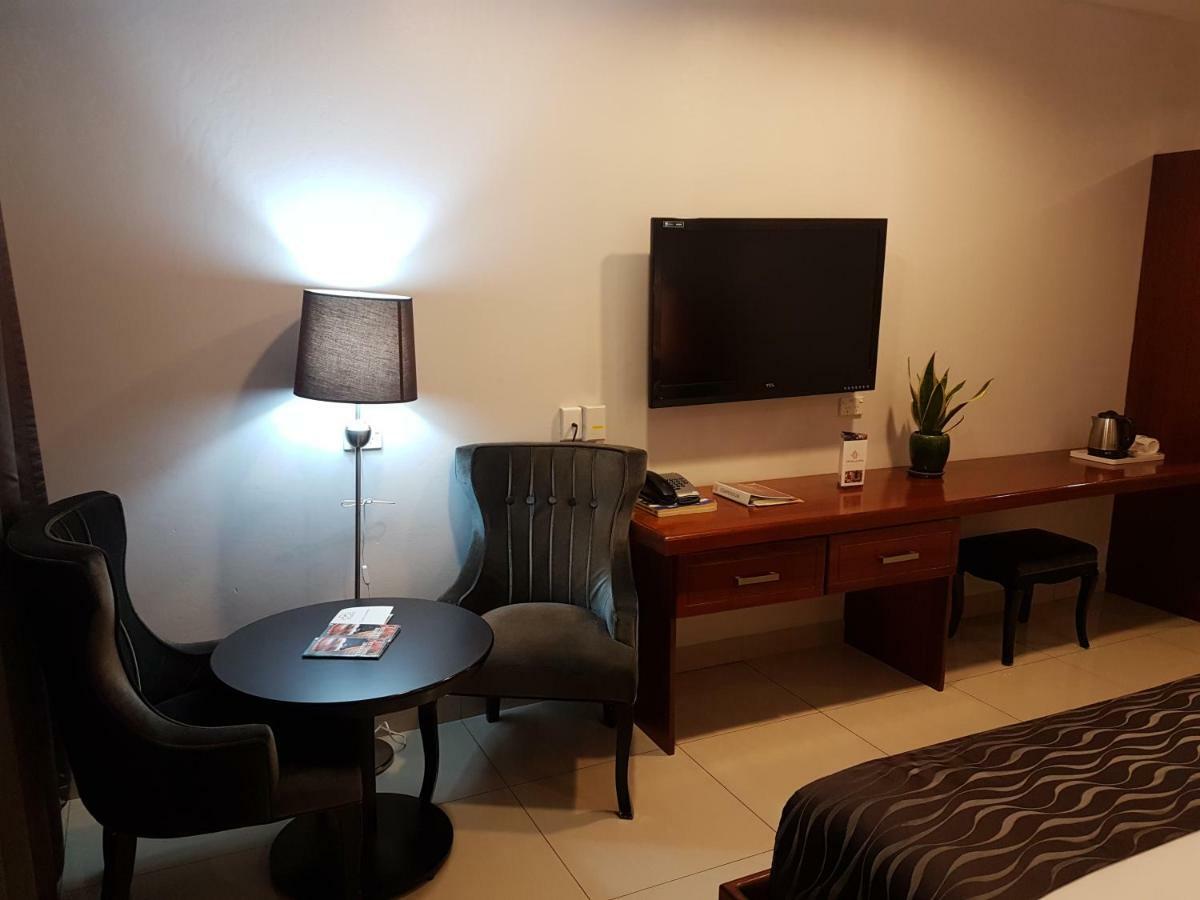 Paddy'S Hotel & Apartments Port Moresby Exterior foto